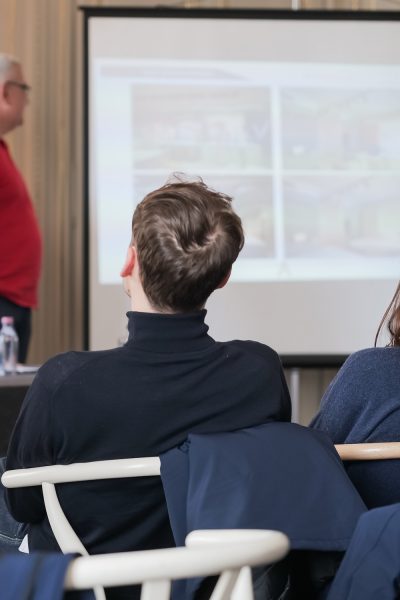 Salle de séminaire avec équipement audiovisuel pour ses salariés à La Rochelle